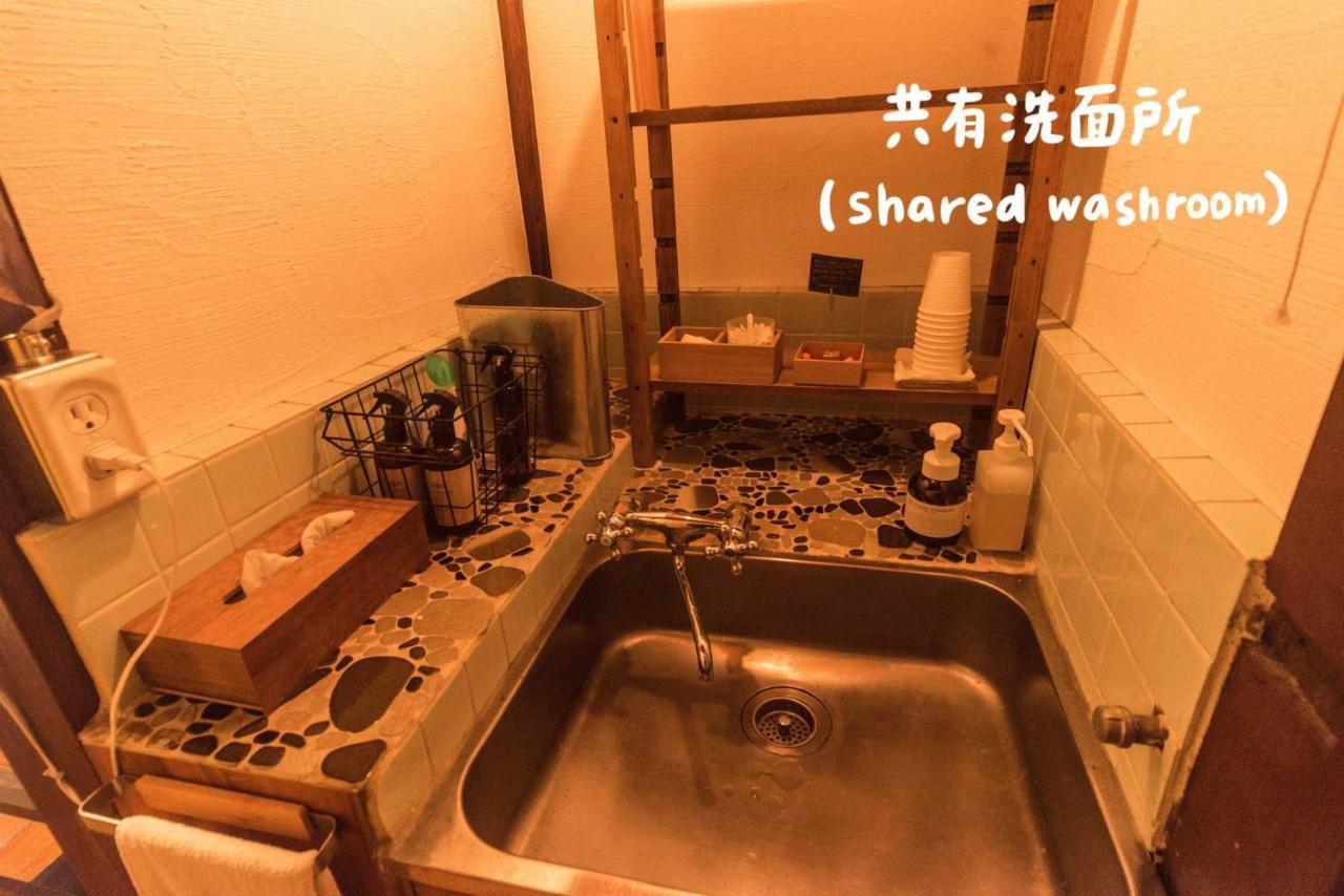 Book & Guesthouse Hitotomaru تويوكا المظهر الخارجي الصورة